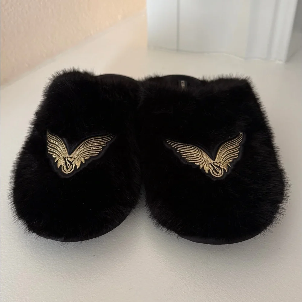 NWT VICTORIA'S SECRET Luxe Plush Closed-Toe Slippers - Picture 5 of 7